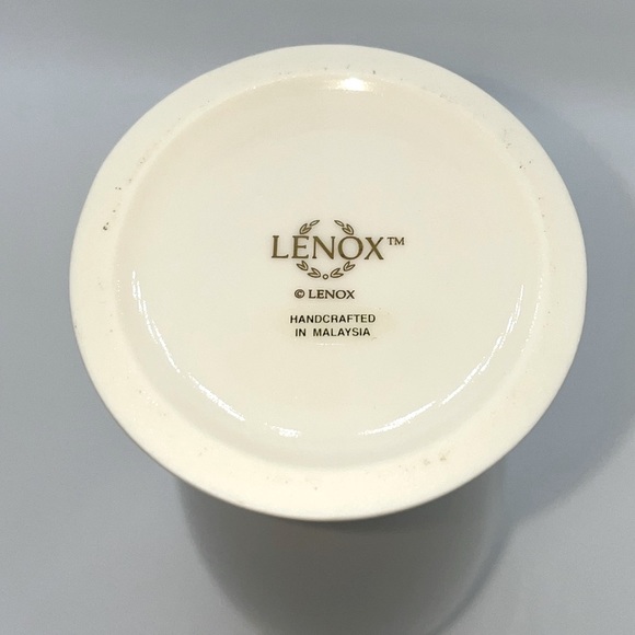 Lenox Fine China Rose Blossom Bud Vase, 24K Gold Trim, Classic Ivory 7.25”H, EUC - Picture 3 of 8